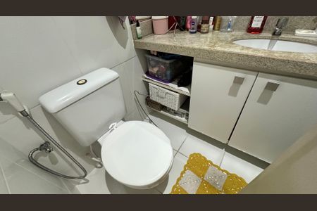 Apartamento à venda com 75m², 3 quartos e 1 vaga Apartamento à venda com 75m², 3 quartos e 1 vagaBanheiro Social