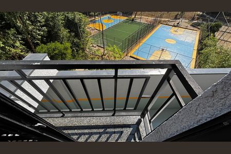 Apartamento à venda com 49m², 2 quartos e 2 vagas Apartamento à venda com 49m², 2 quartos e 2 vagasQuarto 1 Varanda