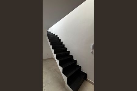 Apartamento à venda com 109m², 2 quartos e 2 vagas Apartamento à venda com 109m², 2 quartos e 2 vagasEscada