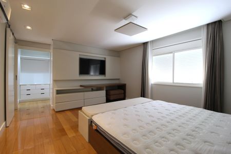 Apartamento à venda com 210m², 3 quartos e 3 vagasQuarto 3 - Suíte