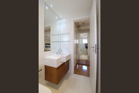 Apartamento à venda com 210m², 3 quartos e 3 vagasBanheiro da Suíte 1