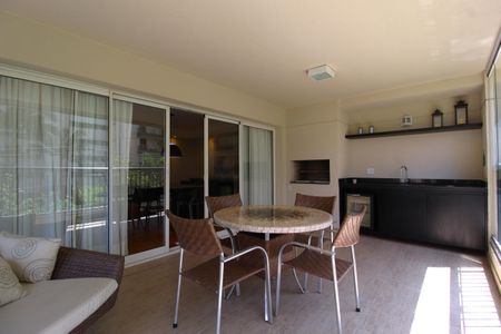 Varanda de apartamento à venda com 3 quartos, 210m² em Moema, São Paulo