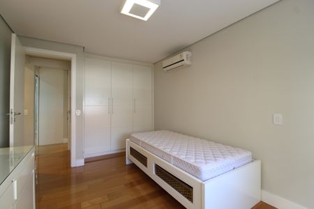 Apartamento à venda com 210m², 3 quartos e 3 vagasQuarto 2 - Suíte