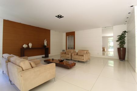 Apartamento à venda com 210m², 3 quartos e 3 vagasHall Social