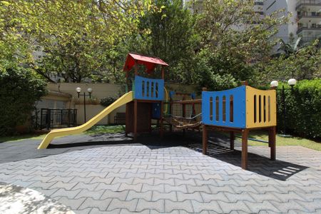 Apartamento à venda com 210m², 3 quartos e 3 vagasÁrea Comum - Playground