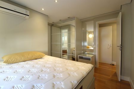 Apartamento à venda com 210m², 3 quartos e 3 vagasQuarto 1 - Suíte