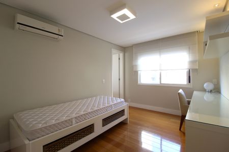 Apartamento à venda com 210m², 3 quartos e 3 vagasQuarto 2 - Suíte