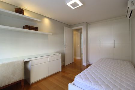 Apartamento à venda com 210m², 3 quartos e 3 vagasQuarto 2 - Suíte