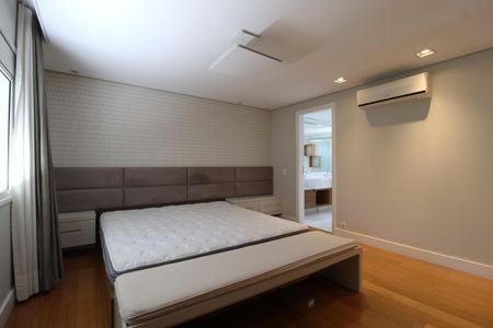 Apartamento à venda com 210m², 3 quartos e 3 vagasQuarto 3 - Suíte