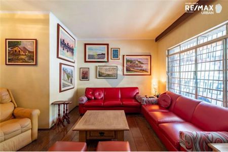 Casa à venda com 150m², 3 quartos e 2 vagas