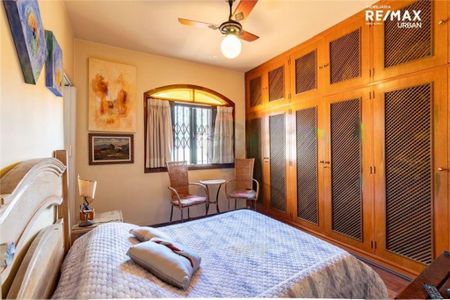 Casa à venda com 150m², 3 quartos e 2 vagas