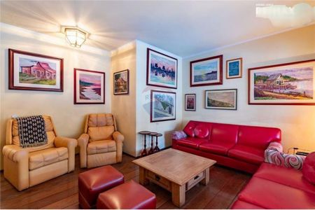 Casa à venda com 3 quartos, 150m² em Vila Cordeiro, São Paulo