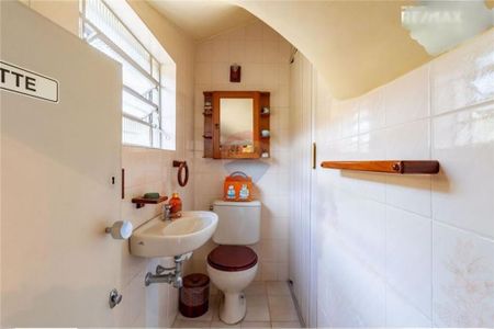 Casa à venda com 150m², 3 quartos e 2 vagas