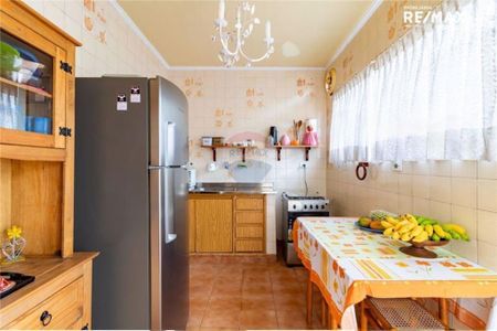 Casa à venda com 150m², 3 quartos e 2 vagas