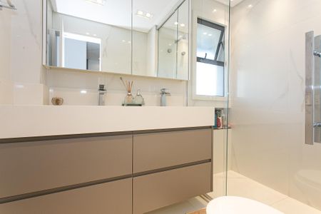 Apartamento à venda com 164m², 3 quartos e 3 vagasBanheiro da Suíte 1
