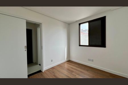 quarto  de apartamento à venda com 3 quartos, 90m² em Sagrada Família, Belo Horizonte