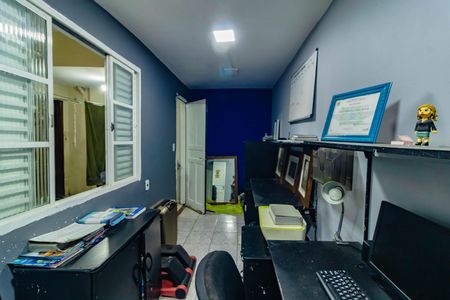 Casa à venda com 300m², 2 quartos e 2 vagas