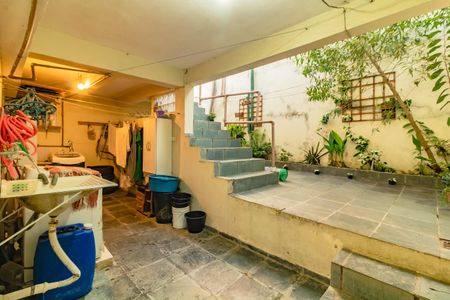 Casa à venda com 300m², 2 quartos e 2 vagas