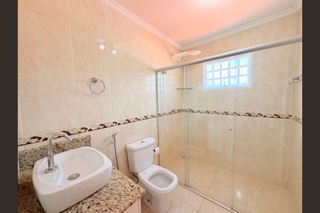 Casa à venda com 310m², 4 quartos e 3 vagasBanheiro da Suíte 1