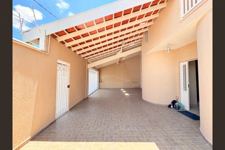 Casa à venda com 310m², 4 quartos e 3 vagasGaragem/frente da Casa
