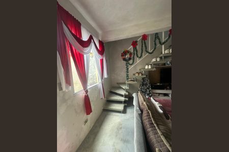 Escada de casa para alugar com 2 quartos, 70m² em Tatuquara, Curitiba