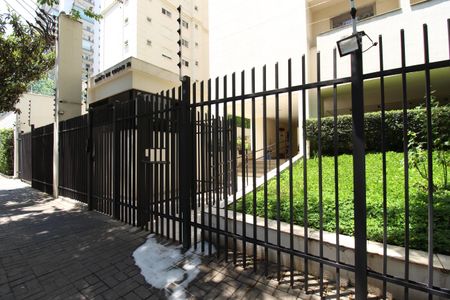 Apartamento à venda com 42m², 1 quarto e 1 vagaFachada e Portaria