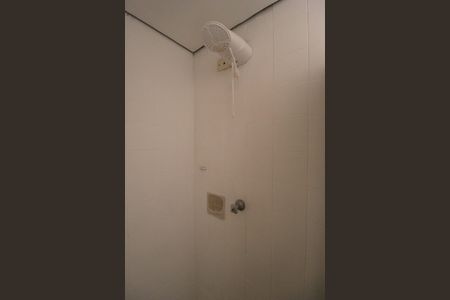 Banheiro de apartamento à venda com 1 quarto, 42m² em Indianópolis, São Paulo