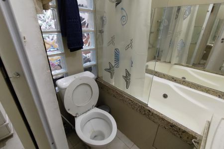 Apartamento à venda com 120m², 4 quartos e sem vagaBanheiro da Suíte 2