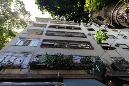 Apartamento à venda com 120m², 4 quartos e sem vagaFachada e portaria