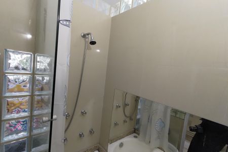 Apartamento à venda com 120m², 4 quartos e sem vagaBanheiro da Suíte 2