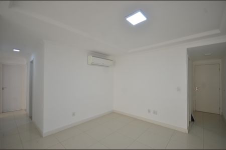 Sala de apartamento para alugar com 3 quartos, 125m² em Vila Valqueire, Rio de Janeiro