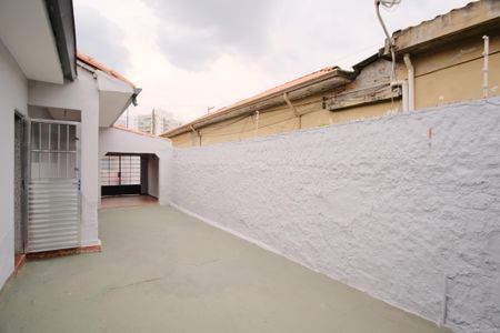 Casa para alugar com 150m², 2 quartos e 1 vagaQuintal