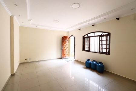 Casa à venda com 170m², 3 quartos e 2 vagasSala