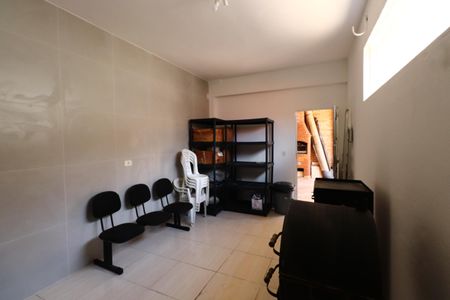 Casa à venda com 170m², 3 quartos e 2 vagasÁrea de Serviço