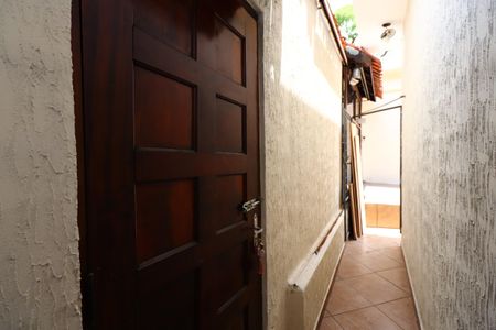 Casa à venda com 170m², 3 quartos e 2 vagasEntrada