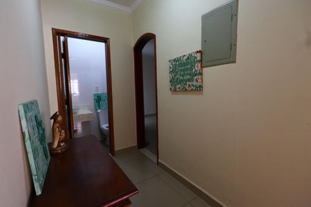 Casa à venda com 170m², 3 quartos e 2 vagasCorredor