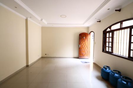 Casa à venda com 170m², 3 quartos e 2 vagasSala