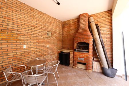 Casa à venda com 170m², 3 quartos e 2 vagasChurrasqueira