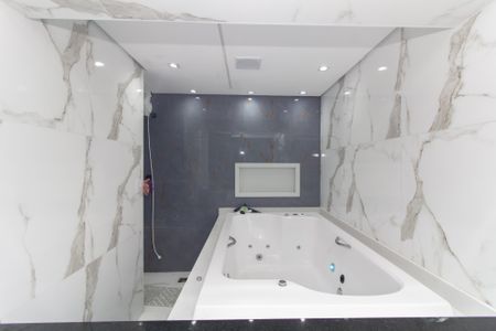 Casa de condomínio para alugar com 83m², 3 quartos e 2 vagasBanheiro da Suíte