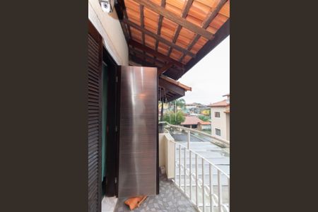 Casa de condomínio para alugar com 83m², 3 quartos e 2 vagasSacada