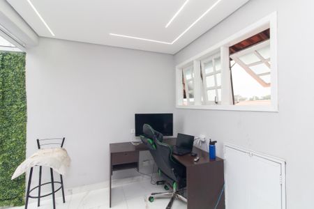 Casa de condomínio para alugar com 83m², 3 quartos e 2 vagasSuíte