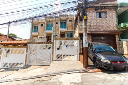 Casa para alugar com 200m², 3 quartos e 2 vagasFachada + Placa