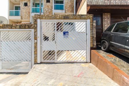 Casa para alugar com 200m², 3 quartos e 2 vagasFachada + Placa