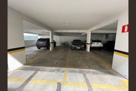 Apartamento à venda com 130m², 4 quartos e 2 vagas Apartamento à venda com 130m², 4 quartos e 2 vagasGaragem