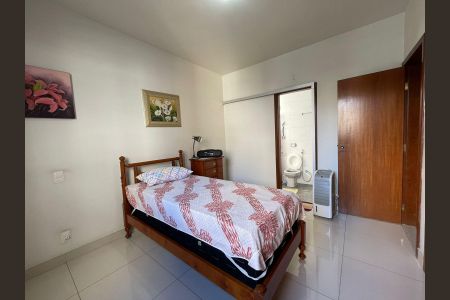 Apartamento à venda com 130m², 4 quartos e 2 vagas Apartamento à venda com 130m², 4 quartos e 2 vagasQuarto Suíte