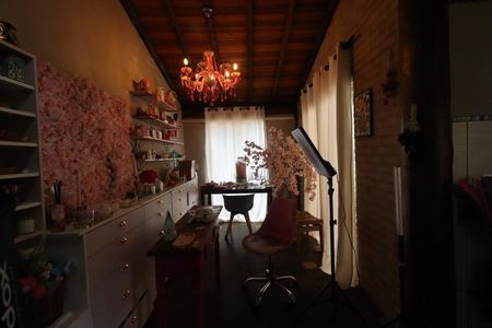 Casa para alugar com 490m², 4 quartos e 4 vagasEstúdio 