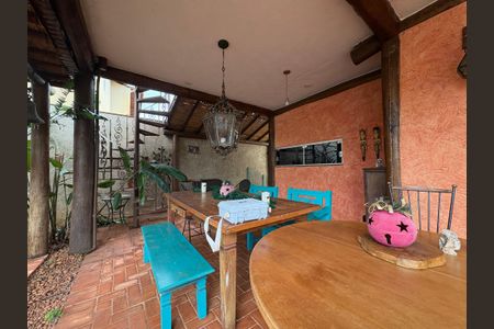 Casa para alugar com 490m², 4 quartos e 4 vagasÁrea gourmet