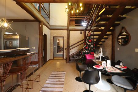 Casa para alugar com 490m², 4 quartos e 4 vagasSala