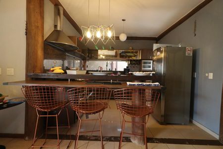 Casa para alugar com 490m², 4 quartos e 4 vagasCozinha