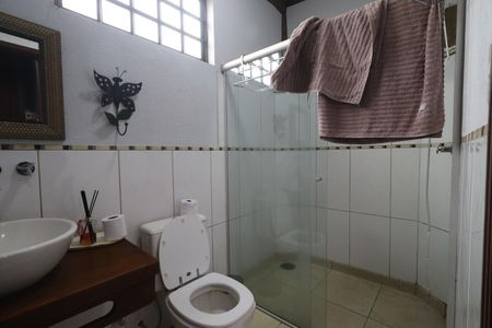 Casa para alugar com 490m², 4 quartos e 4 vagasBanheiro da Suíte 2